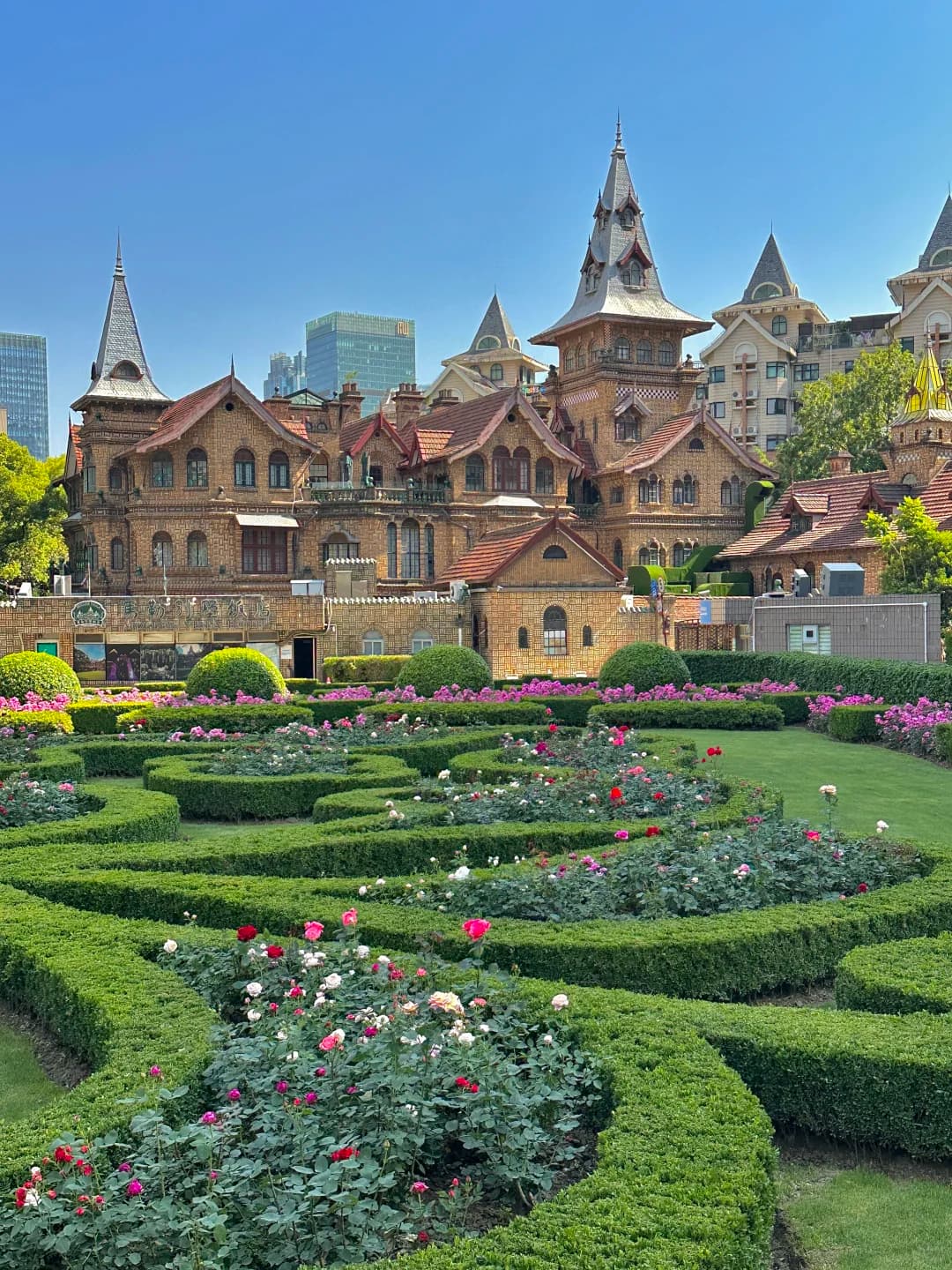 Discovering Shanghai's Best Free Photo Spots to Satisfy Your Photography Cravings