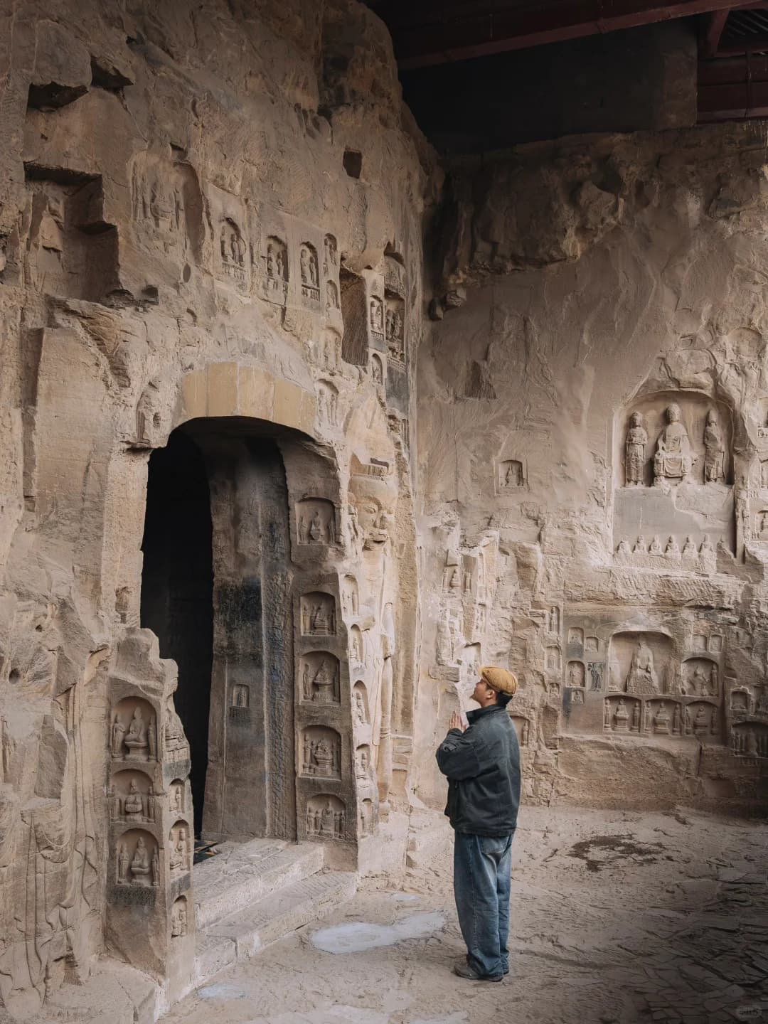 Discover the Perfect Weekend Retreat at the Longmen Caves in Gongyi, Zhengzhou, Away from the Crowds
